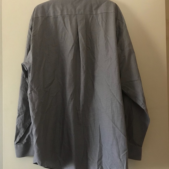 Roundtree & York Non Iron Shirt - Picture 4 of 7